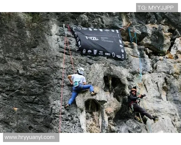 重庆攀岩队的阵地战揭秘：探索攀岩深度与团队精神的结合之道